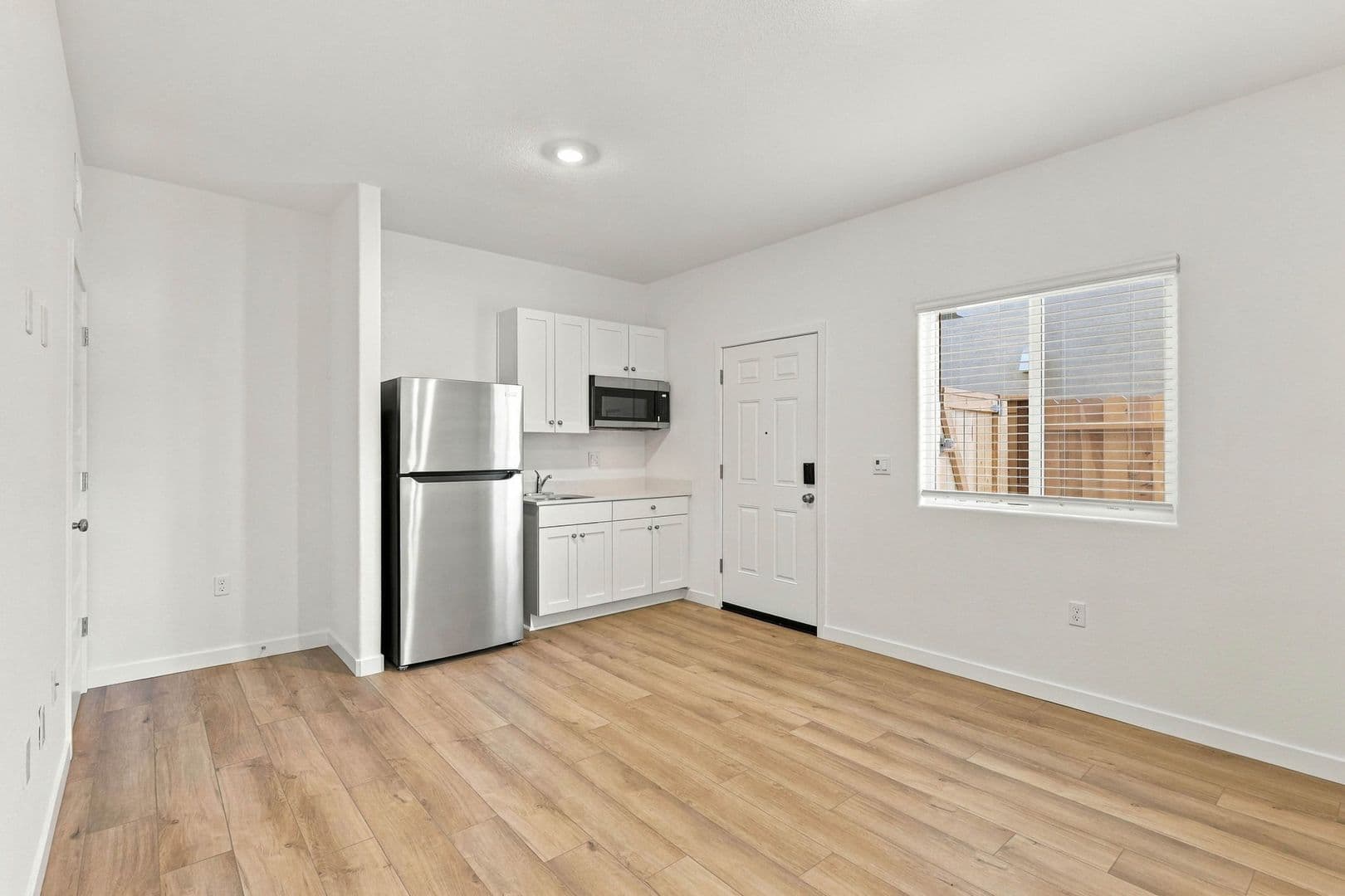 12608 Hereford Avenue 15 of 48