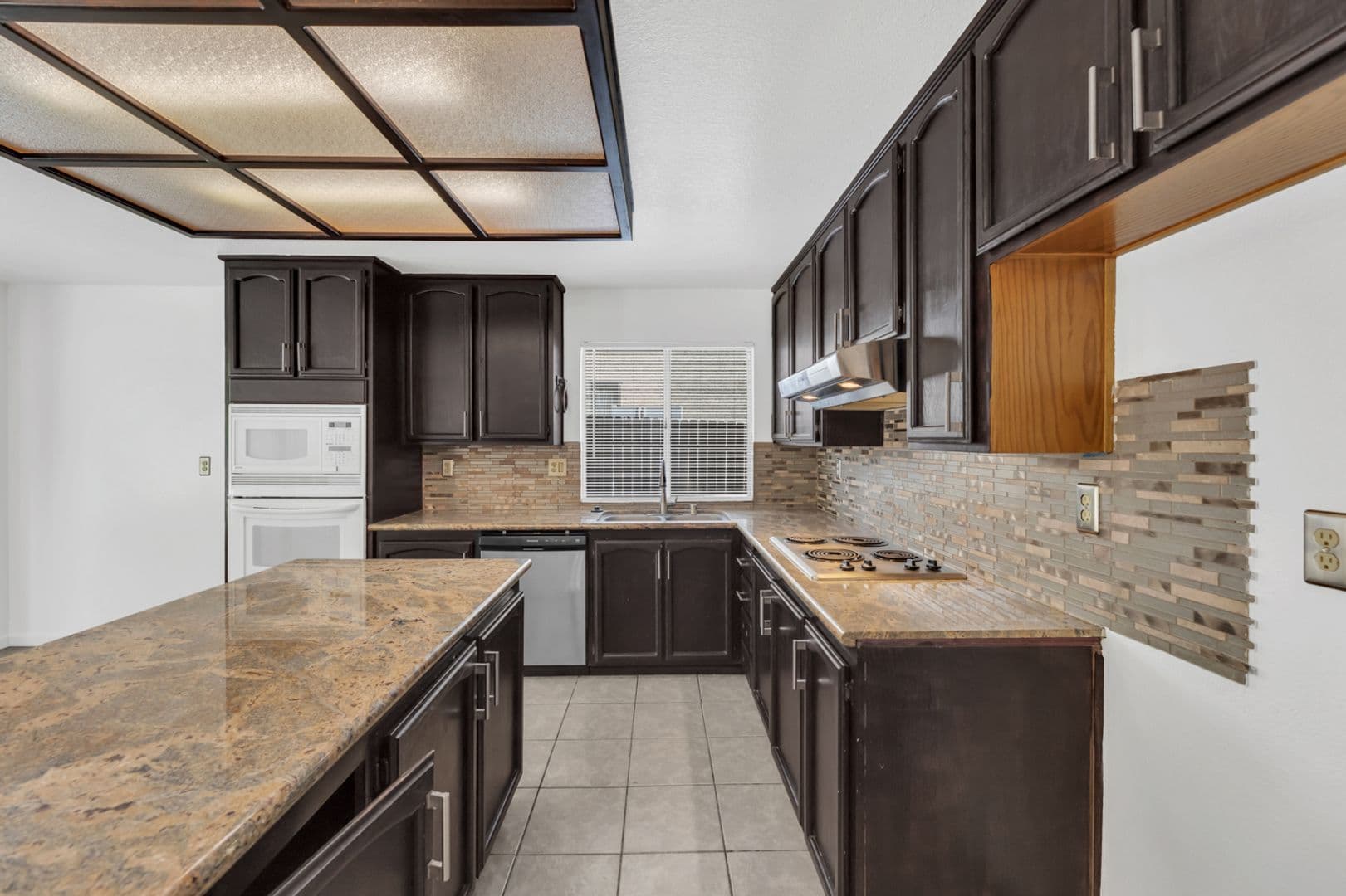 8327 Trimmer Way 32 of 38