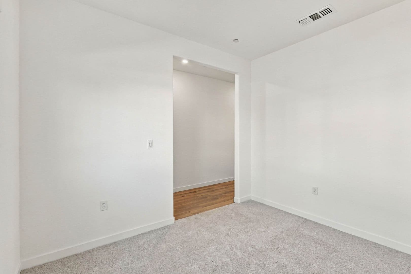 12608 Hereford Avenue 24 of 48