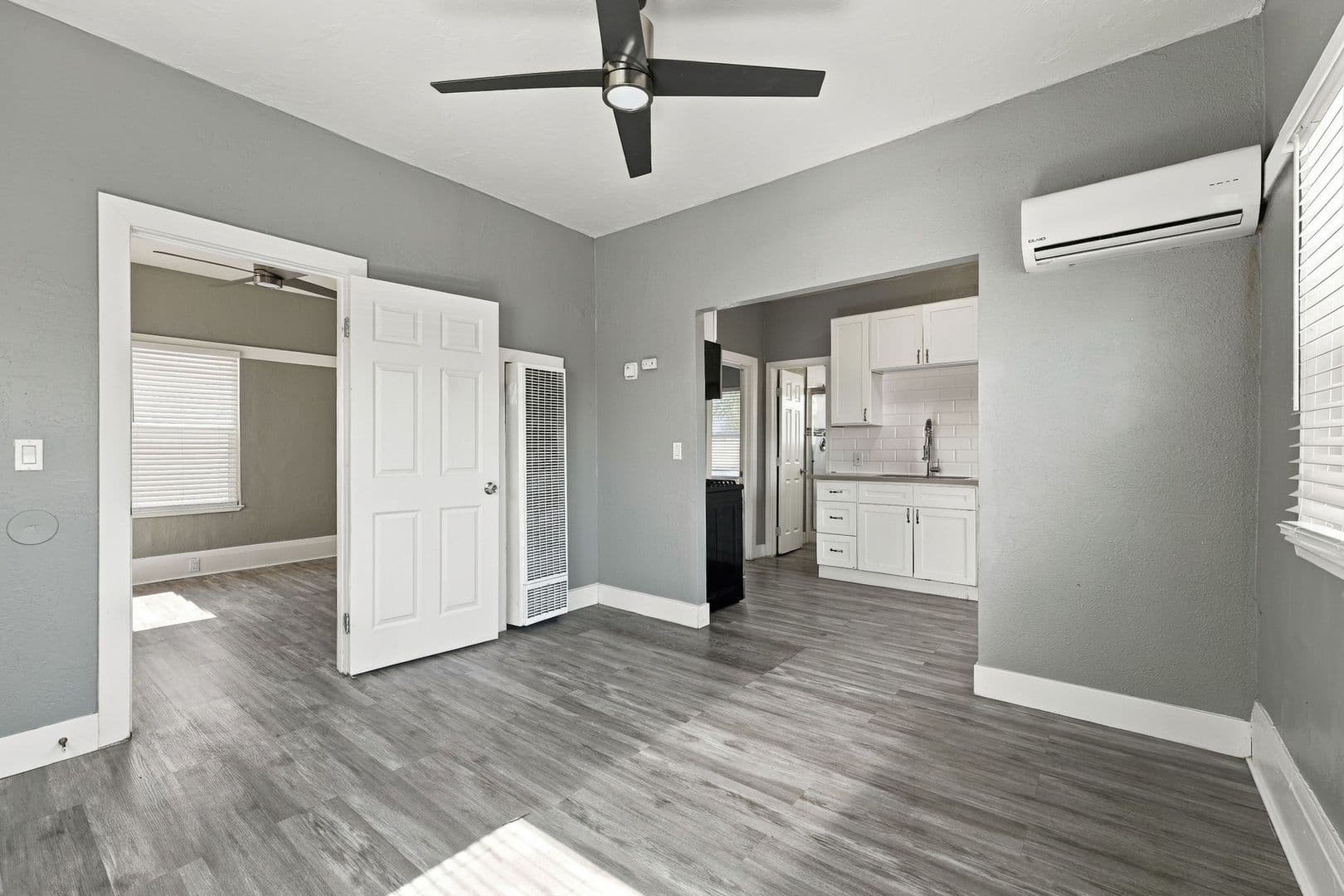 2982 26th Ave 4 of 36