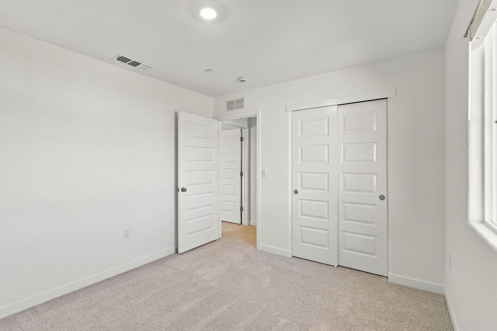 12608 Hereford Avenue 31 of 48