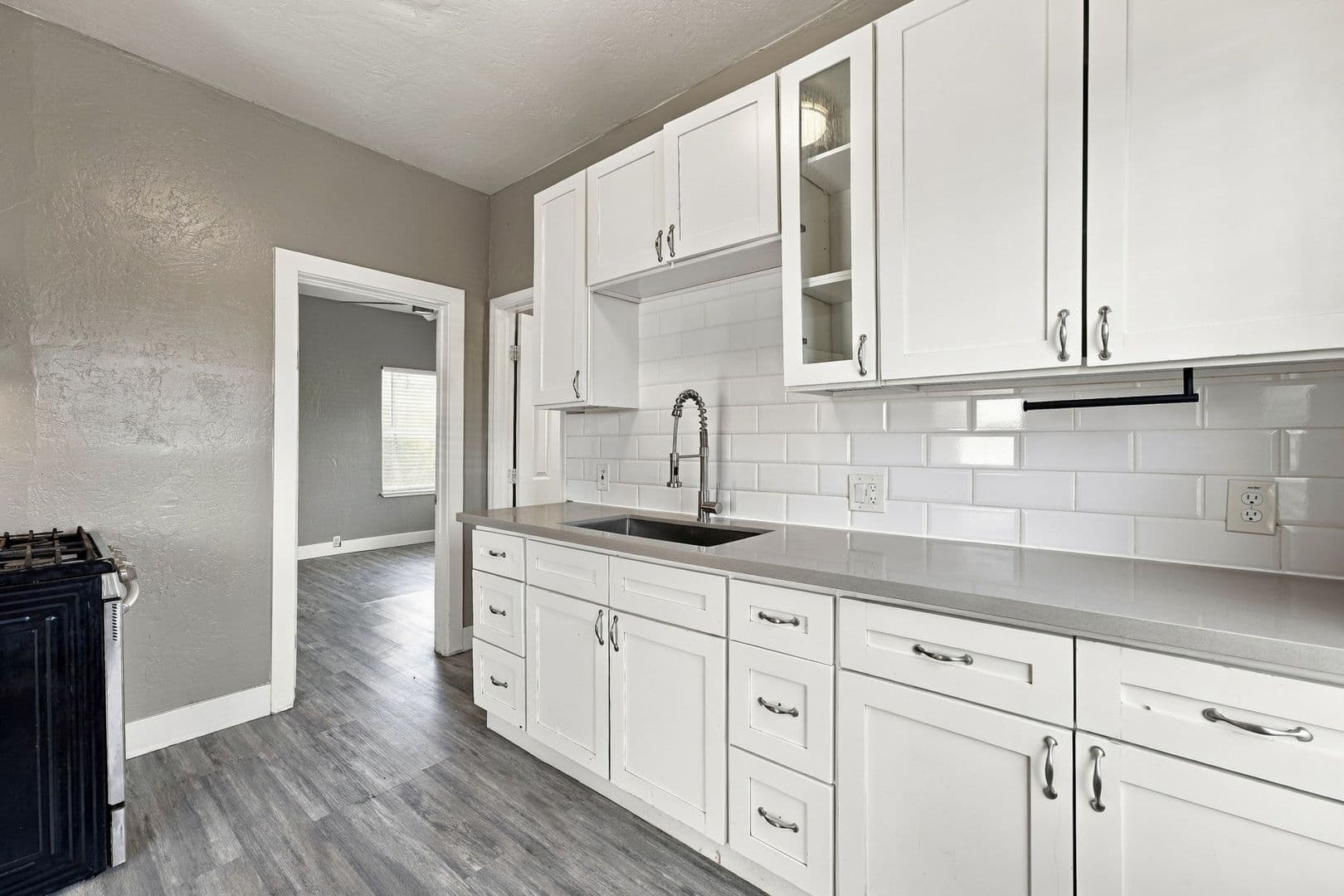 2982 26th Ave 5 of 36