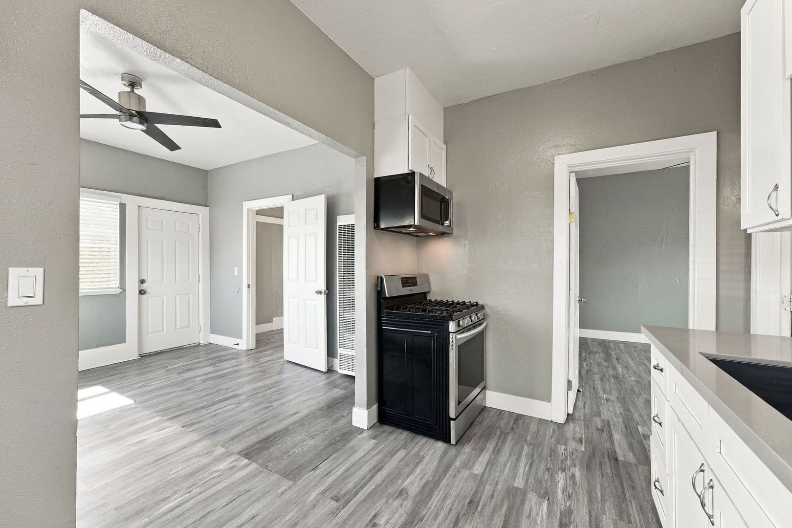 2982 26th Ave 6 of 36