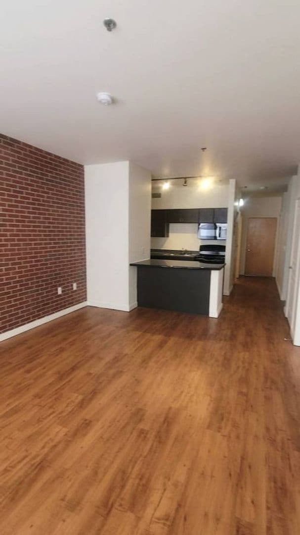 LINCOLNPOINT LOFTS 5 of 6