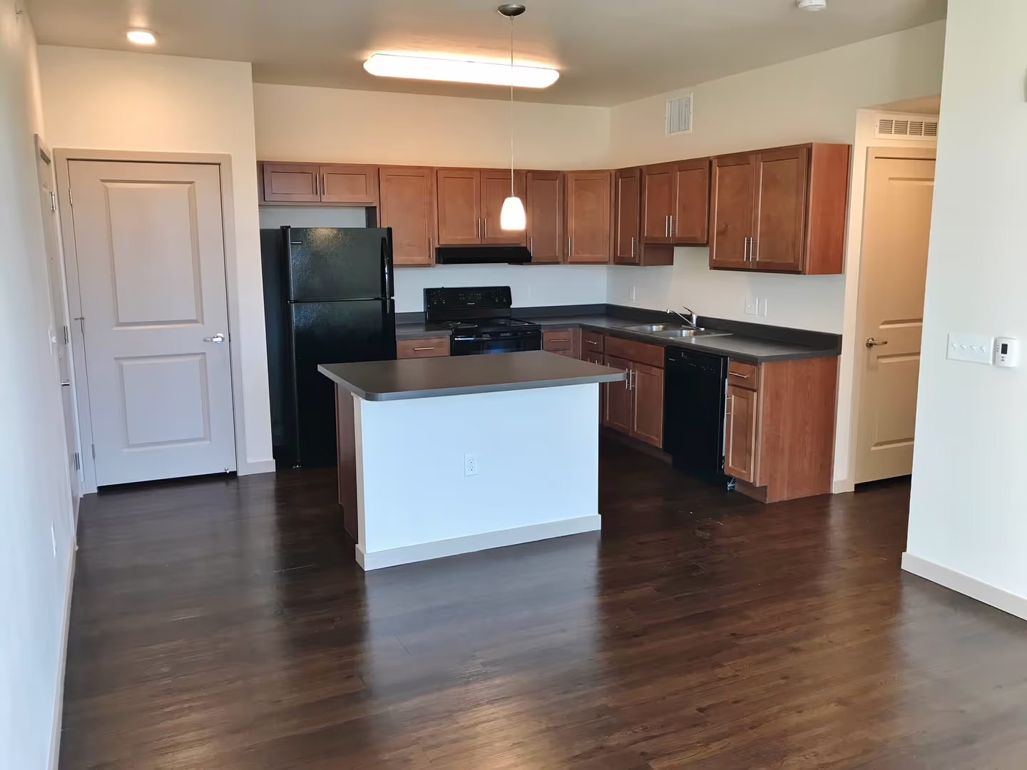 CRISMAN APARTMENTS 7 of 10