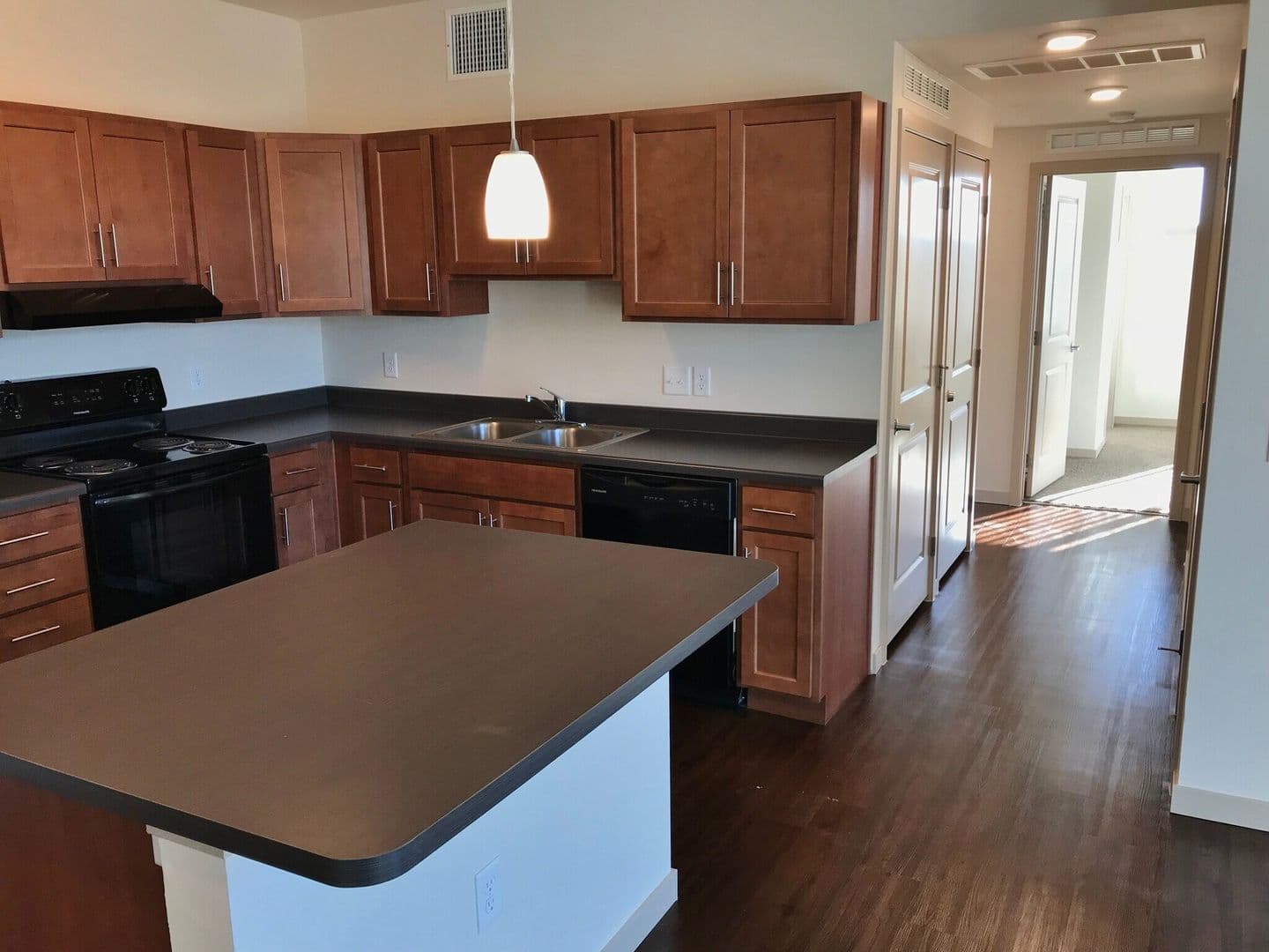 CRISMAN APARTMENTS 8 of 10