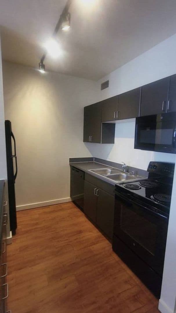 LINCOLNPOINT LOFTS 4 of 6