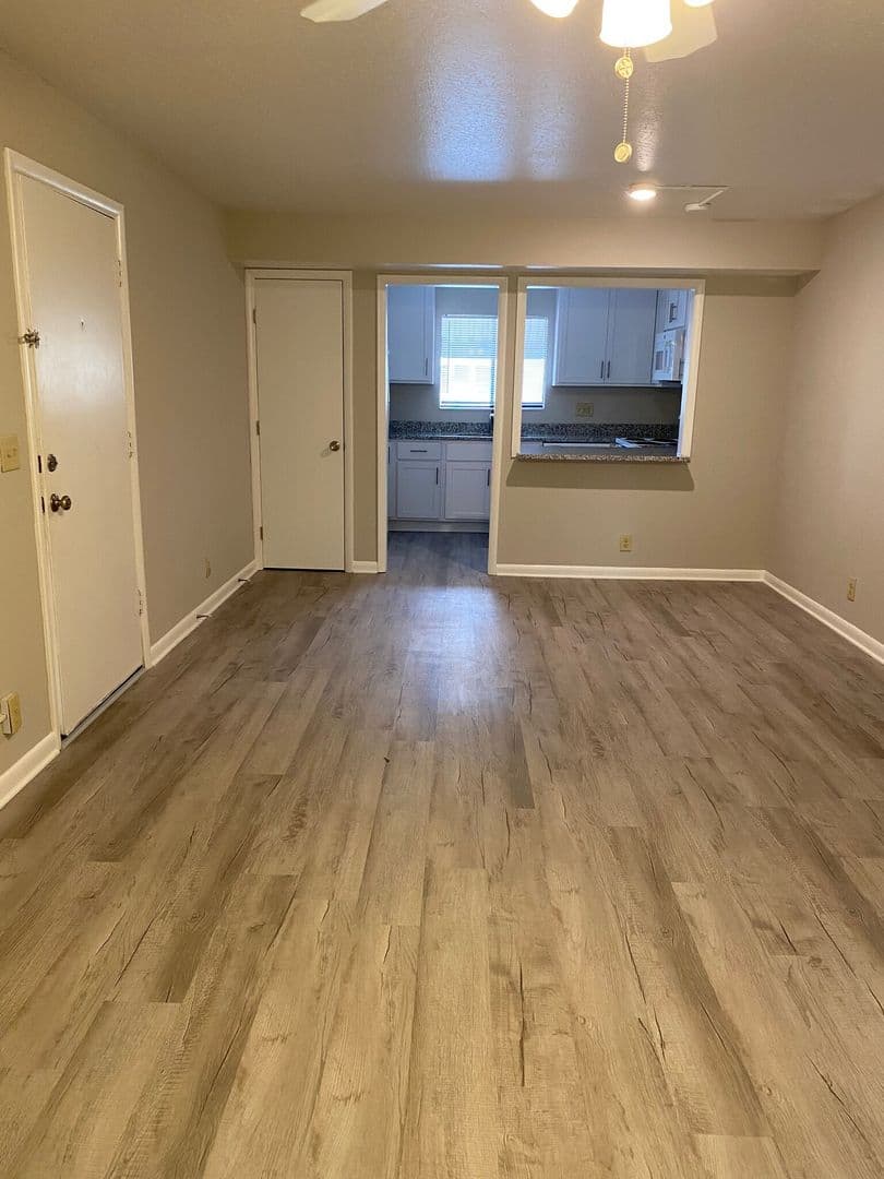 University Square Apartments 4 of 6