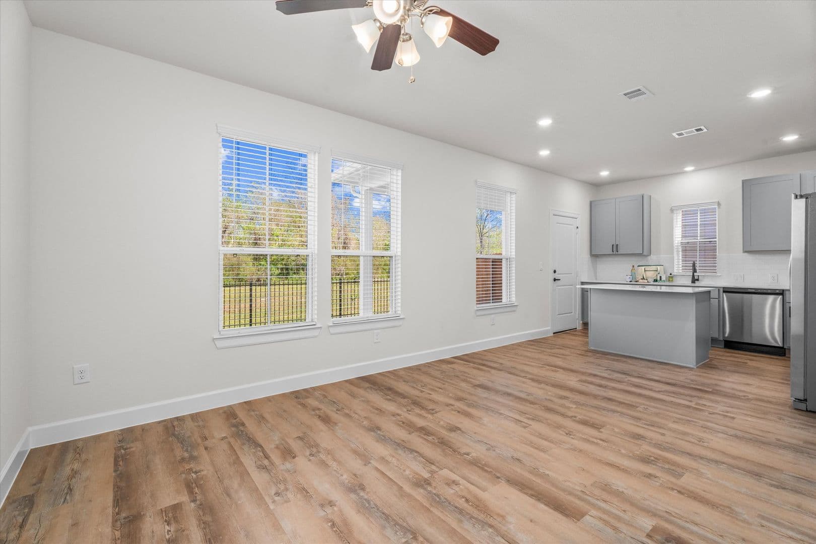 The Cottage Green Baytown 3 of 27