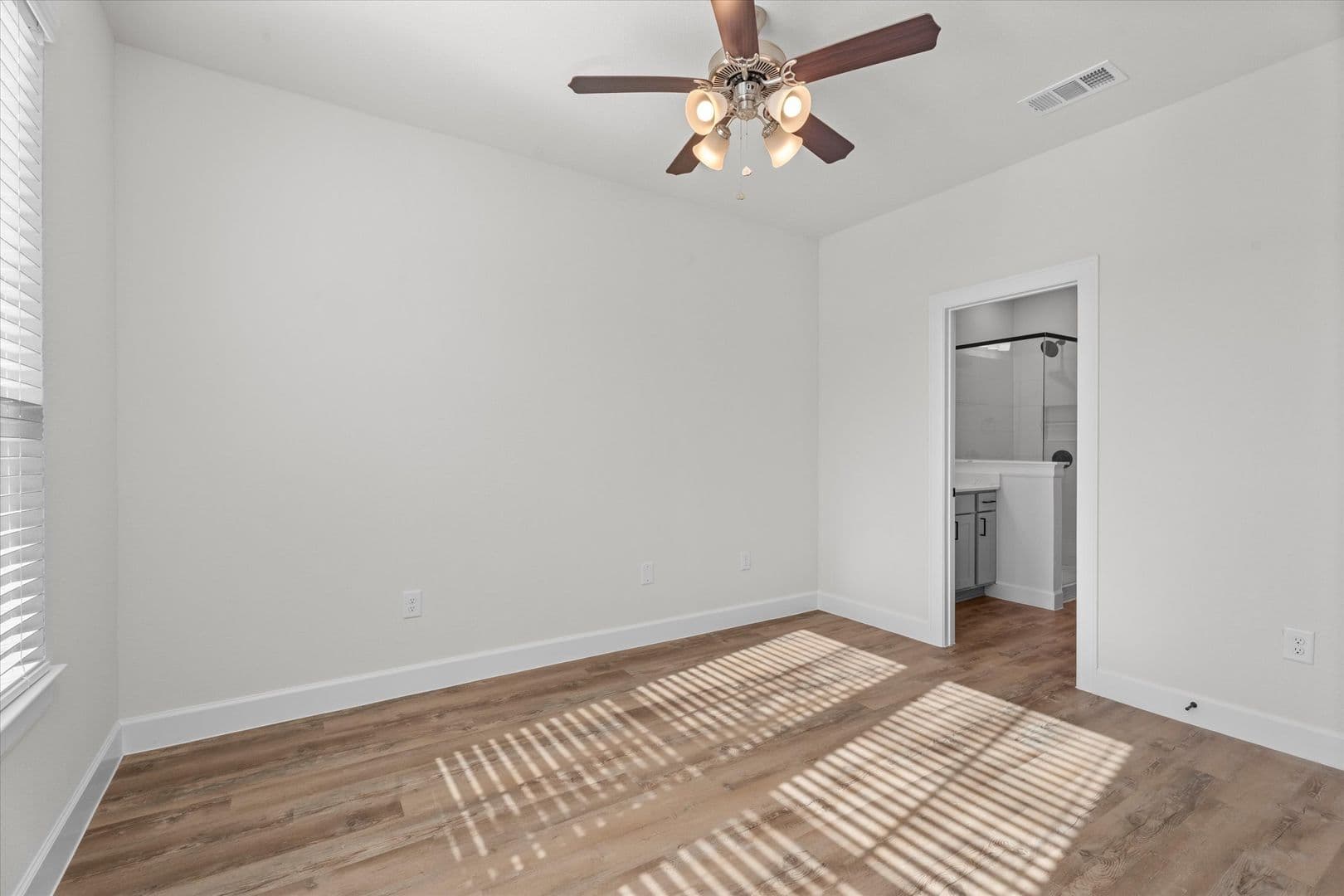 The Cottage Green Baytown 13 of 27