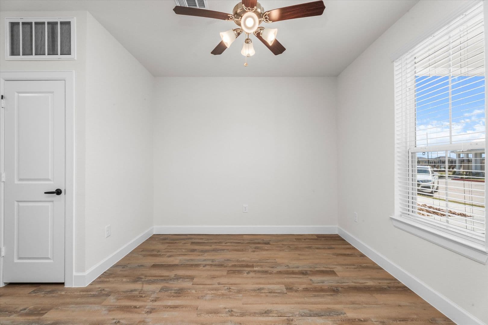 The Cottage Green Baytown 6 of 14