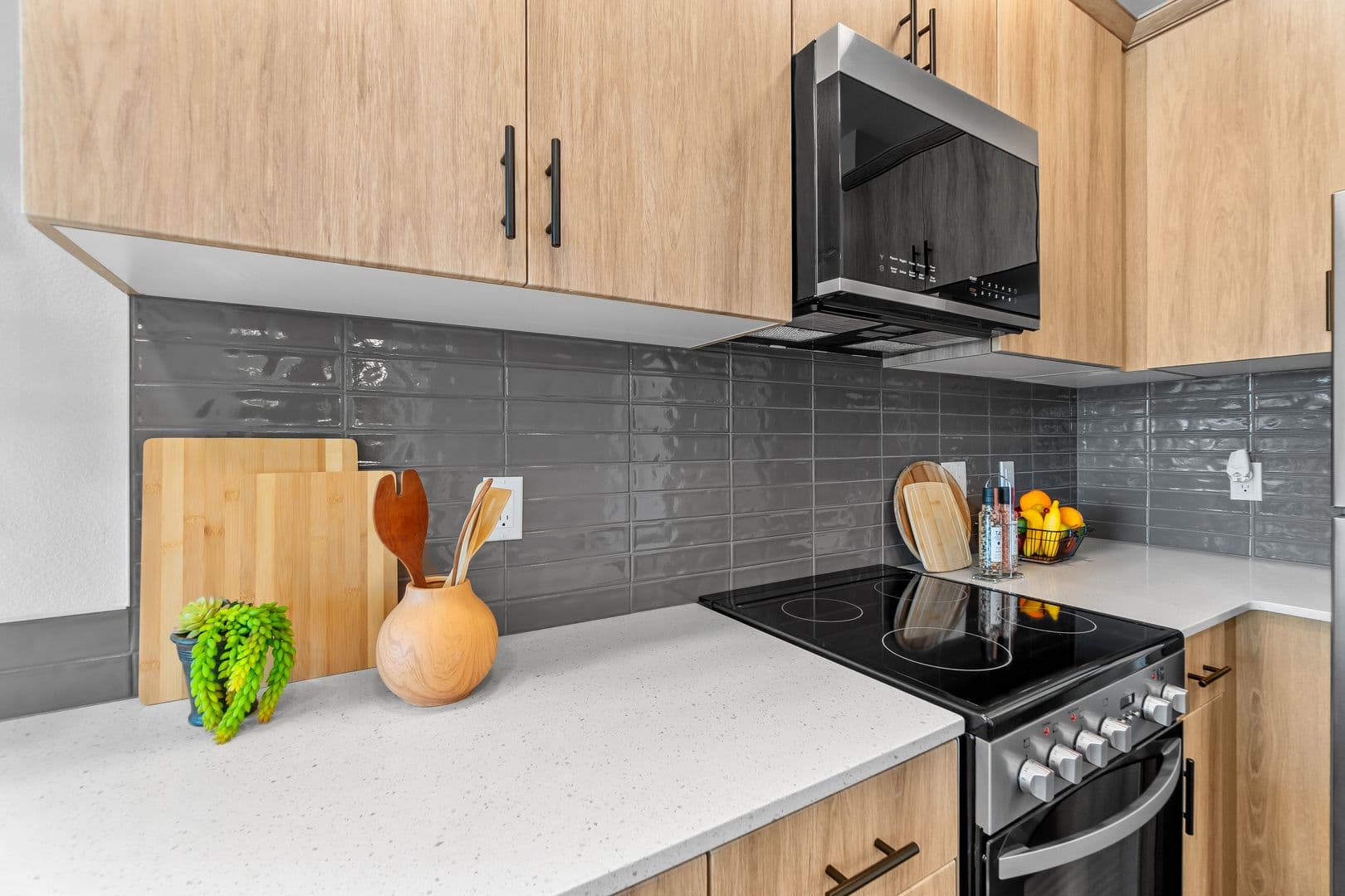 Alante 2 of 9