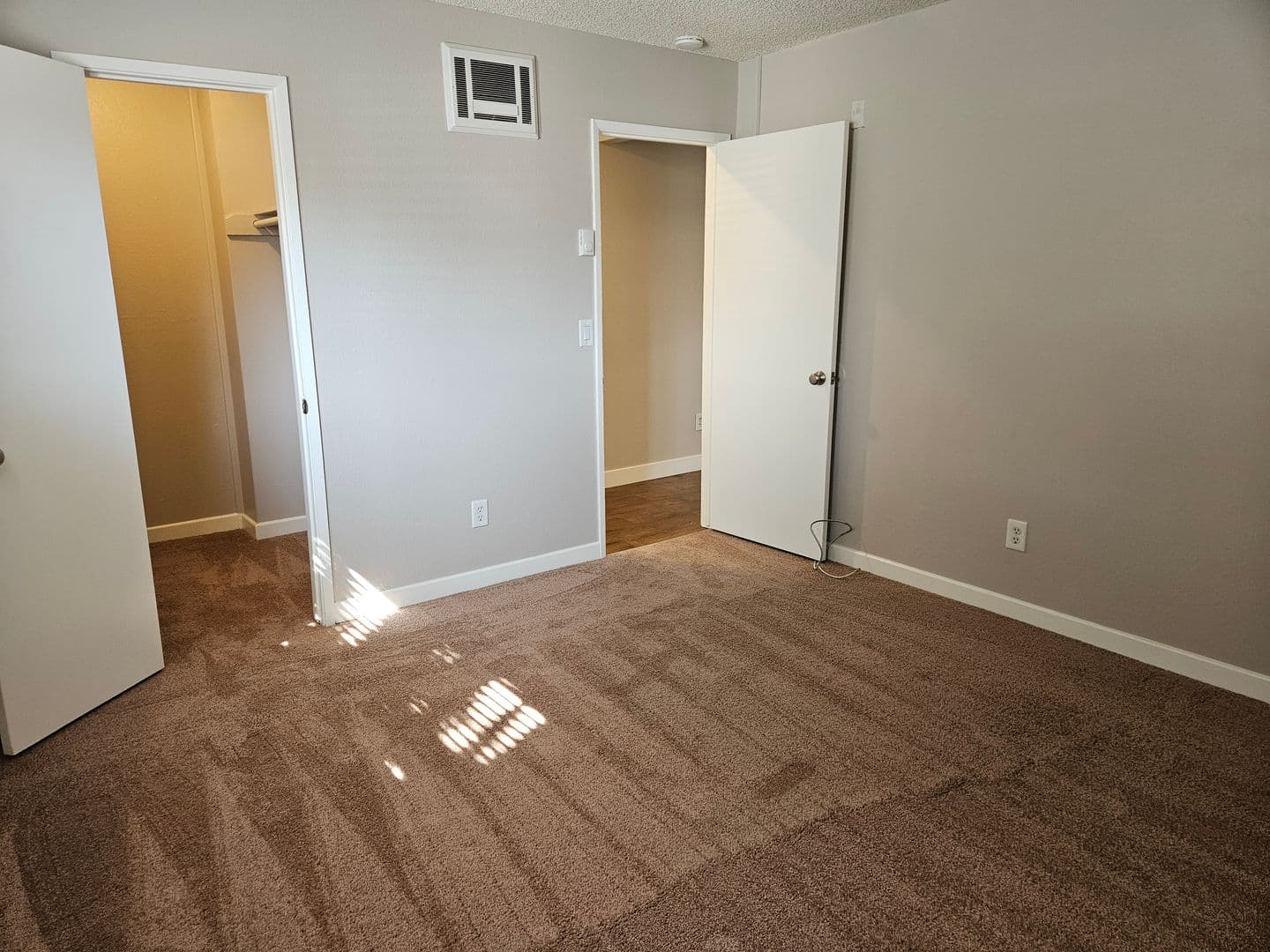 Del Mar Court Apartments 6 of 13