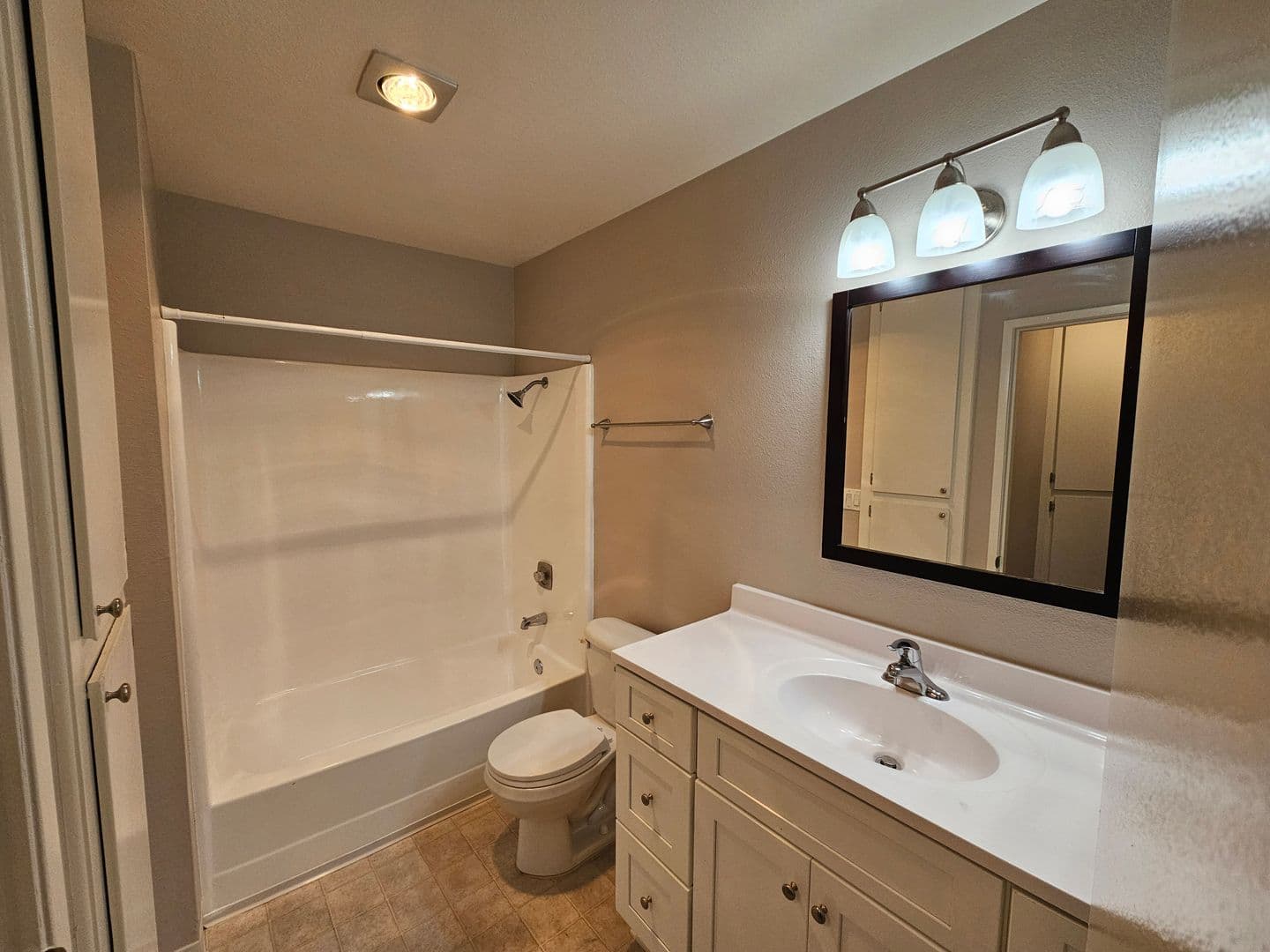 Del Mar Court Apartments 12 of 14