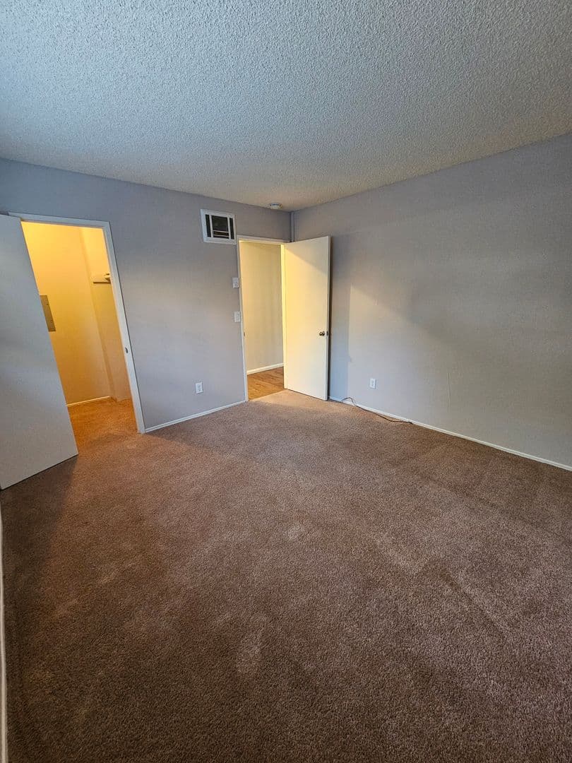 Del Mar Court Apartments 10 of 14