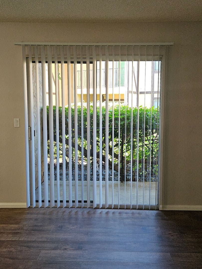 Del Mar Court Apartments 4 of 14