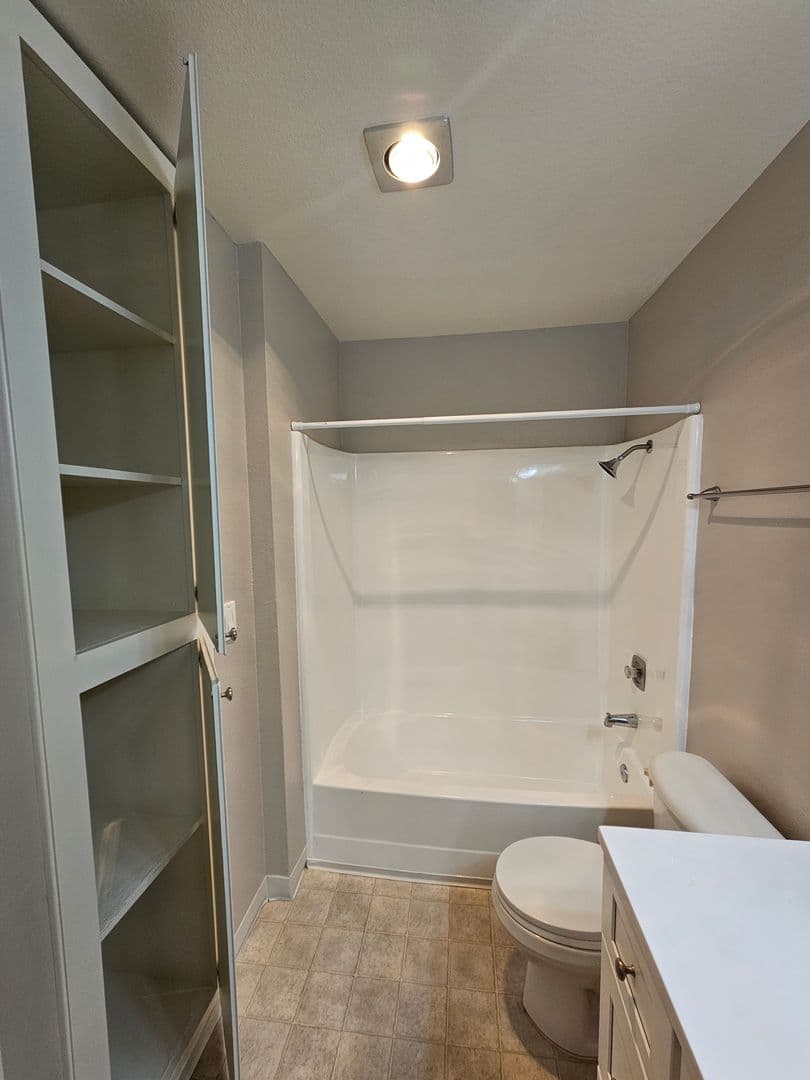 Del Mar Court Apartments 14 of 14