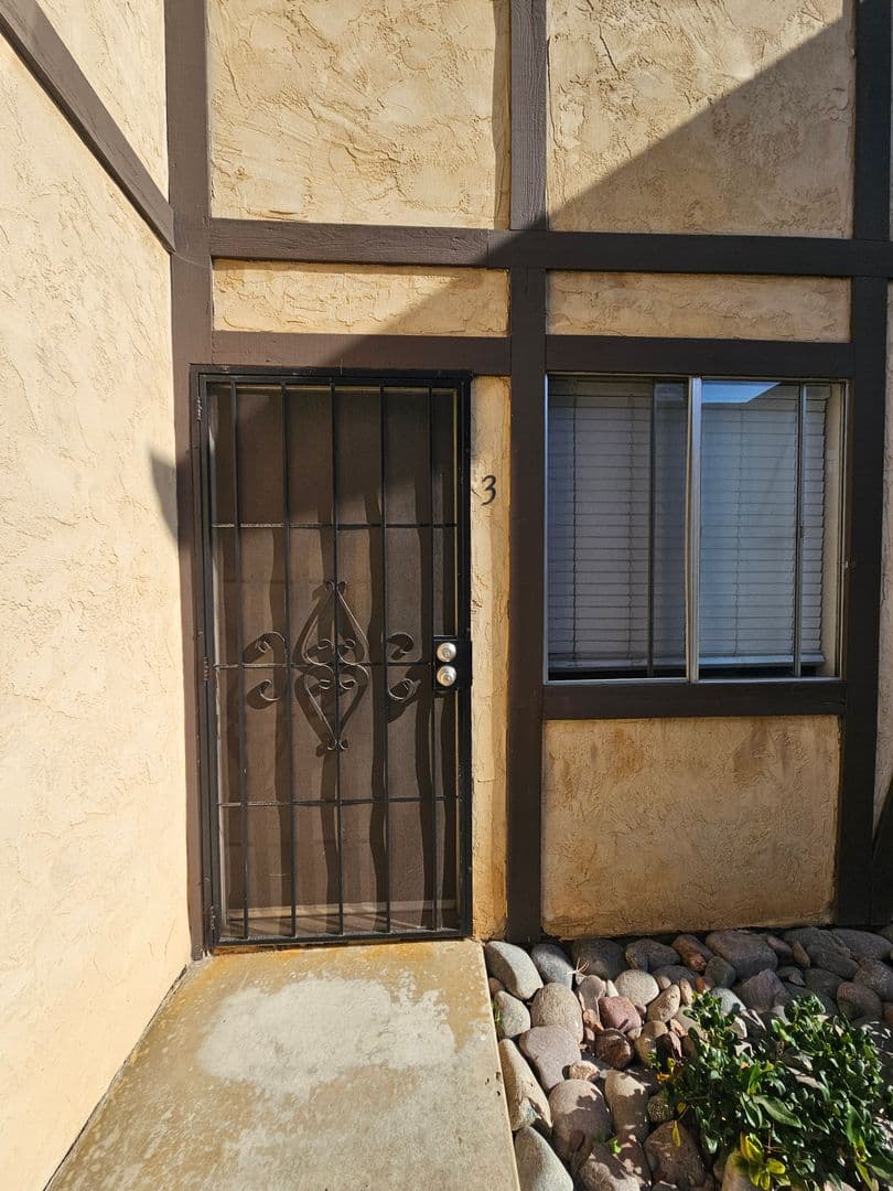 Del Mar Court Apartments 2 of 13