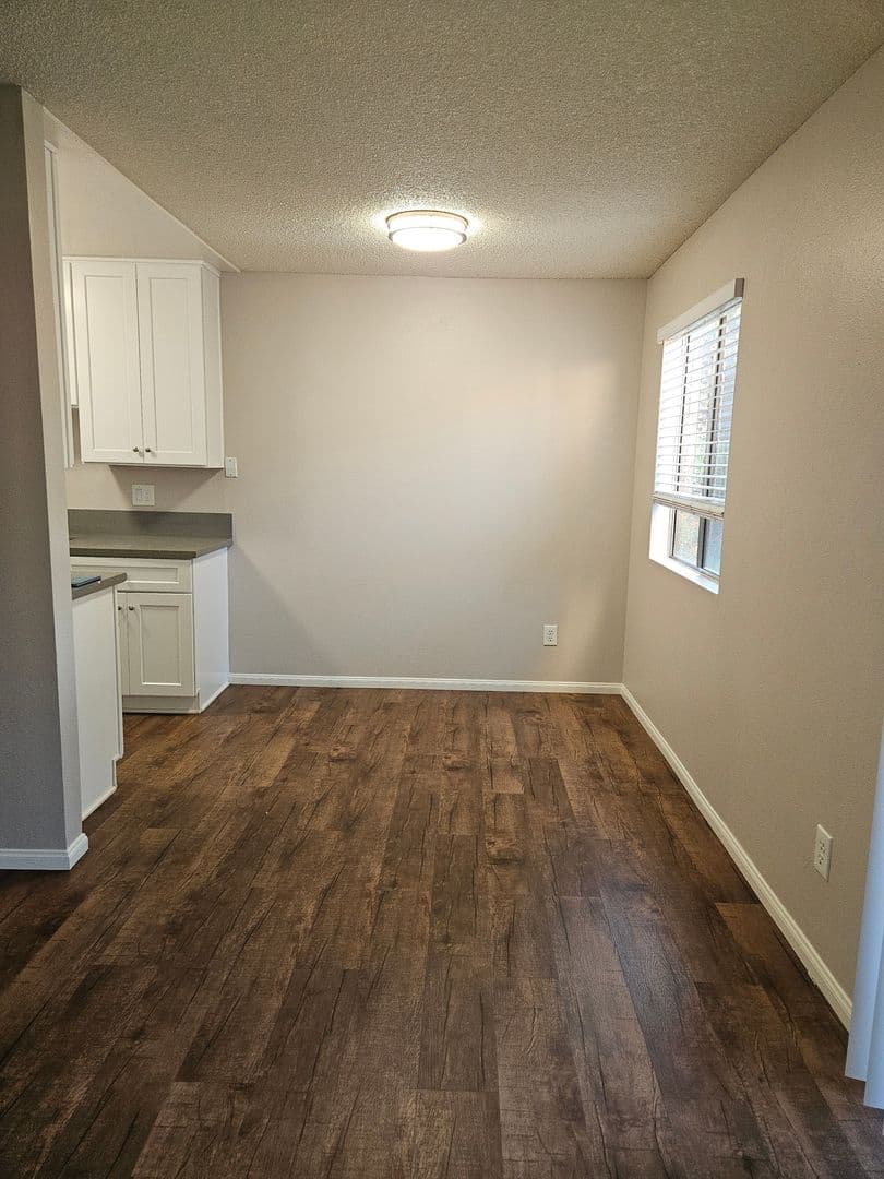 Del Mar Court Apartments 5 of 14