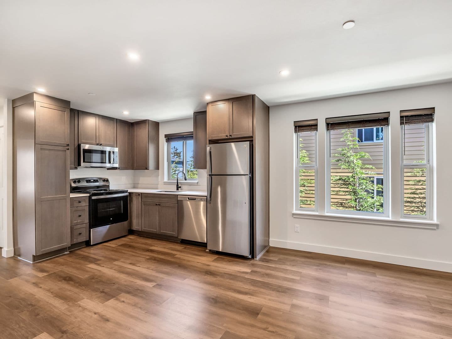 Jetty Stone Apartments ~ Jetty Stone LLC 26-04266 JSL 10 of 20