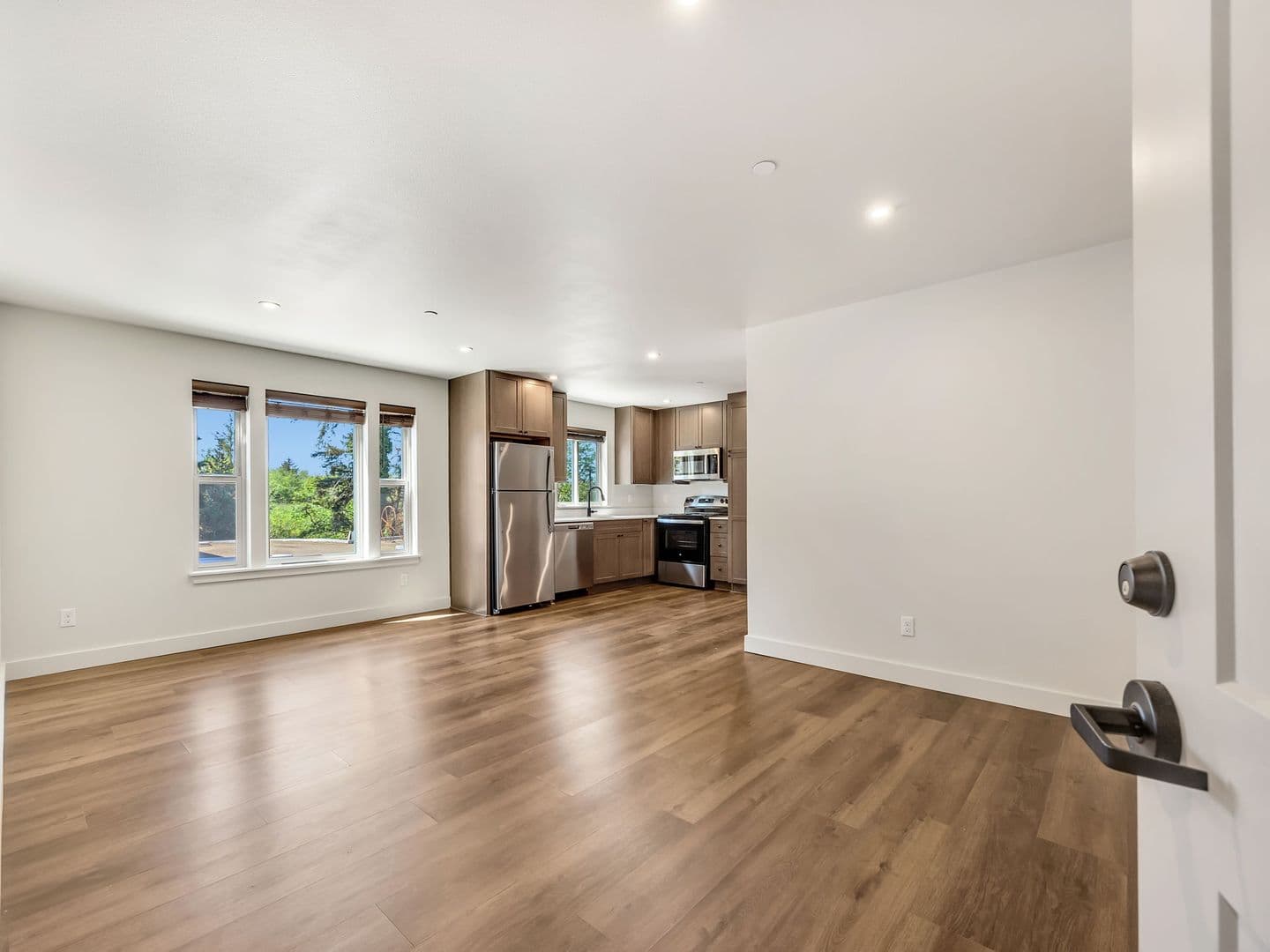 Jetty Stone Apartments ~ Jetty Stone LLC 26-04266 JSL 4 of 8