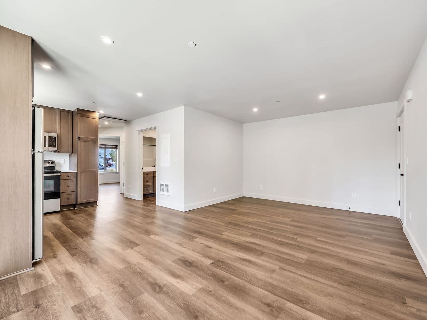Jetty Stone Apartments ~ Jetty Stone LLC 26-04266 JSL 3 of 13
