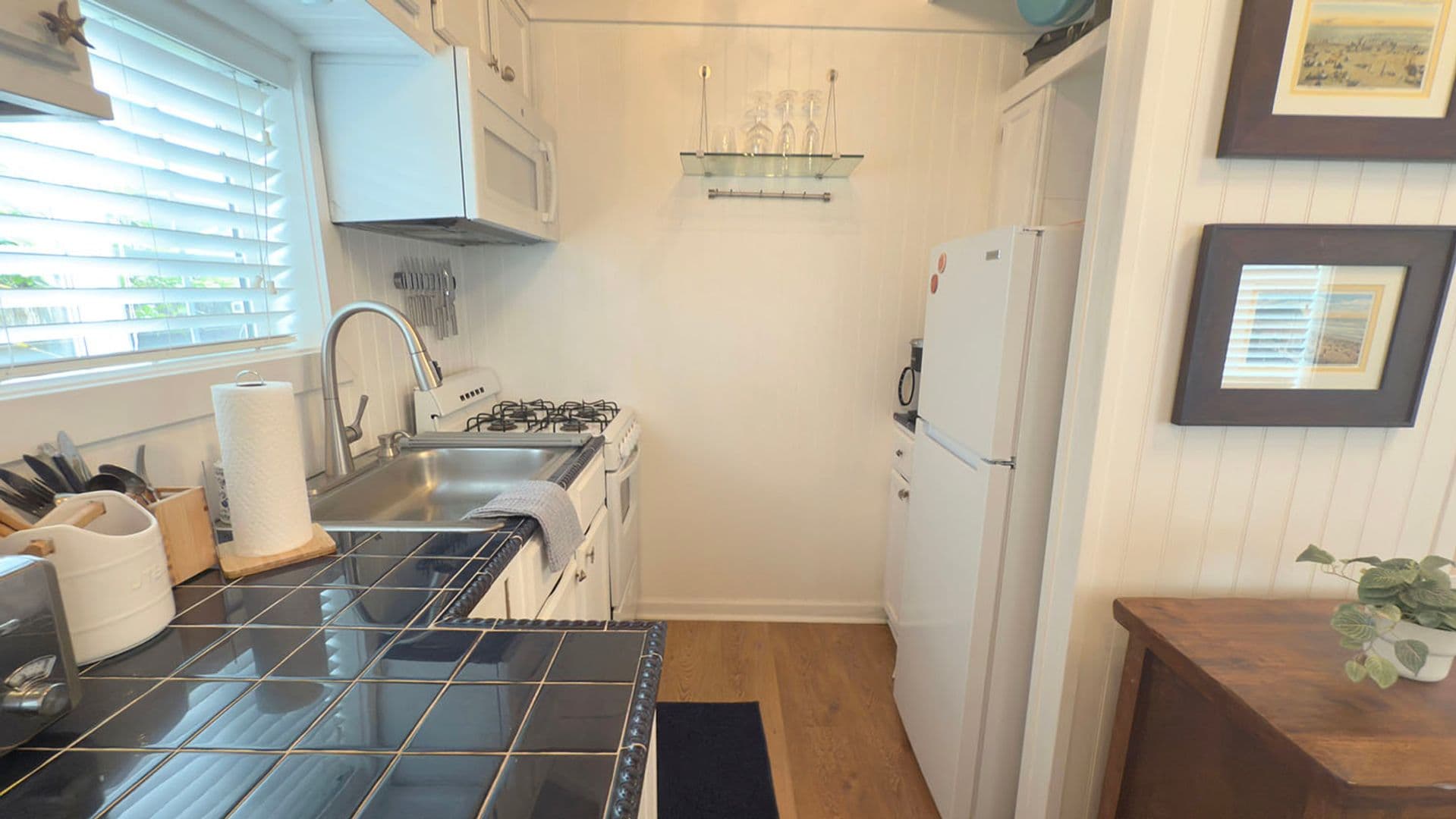 314 4th Ave #5 ~ Moser 25-0919MOS 7 of 14