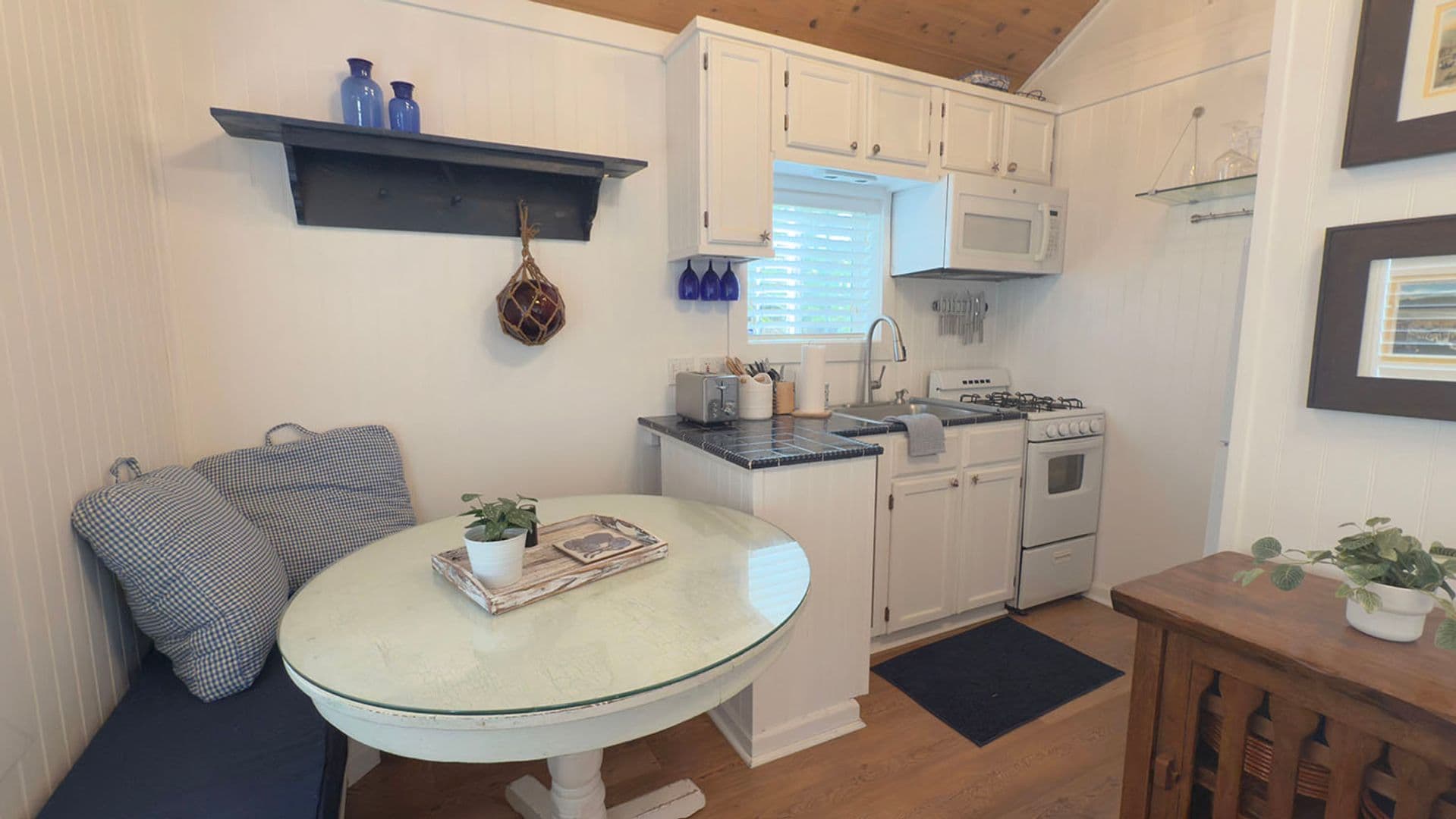 314 4th Ave #5 ~ Moser 25-0919MOS 4 of 14