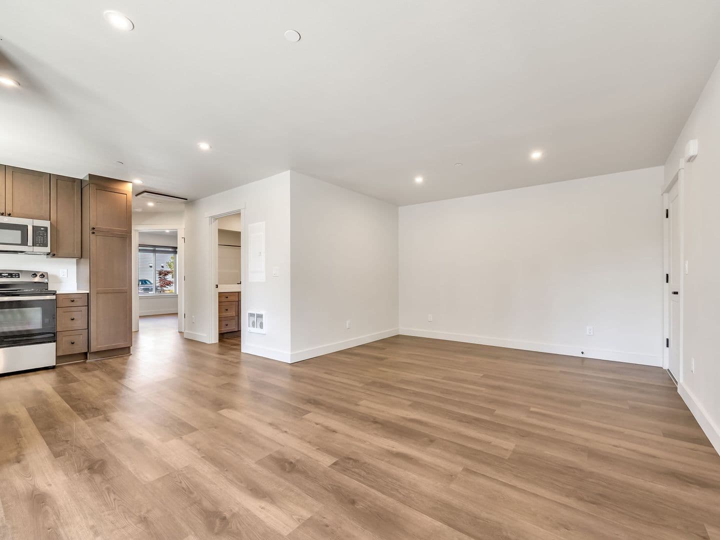 Jetty Stone Apartments ~ Jetty Stone LLC 26-04266 JSL 4 of 18
