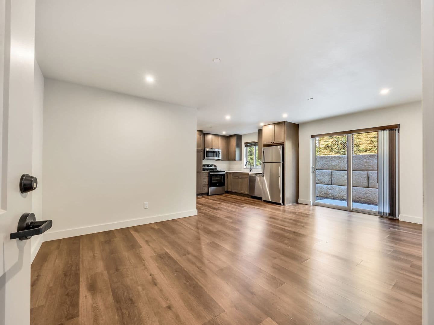 Jetty Stone Apartments ~ Jetty Stone LLC 26-04266 JSL 3 of 15