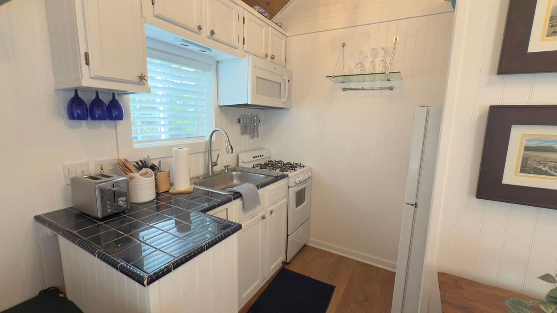 314 4th Ave #5 ~ Moser 25-0919MOS 6 of 14