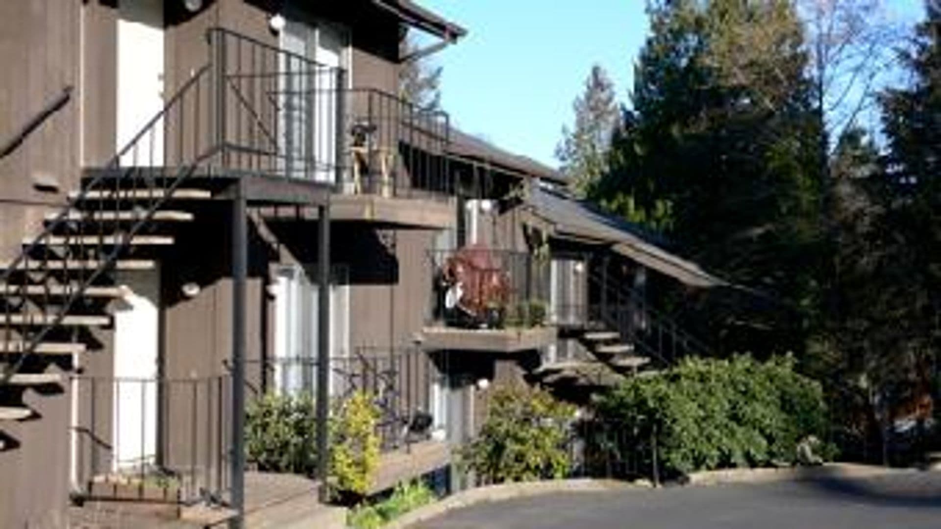 Hillcrest Apartments (998) 9 of 9