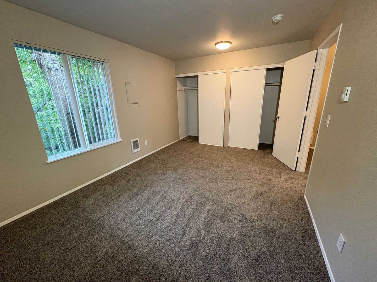 Hillcrest Apartments (998) 6 of 9
