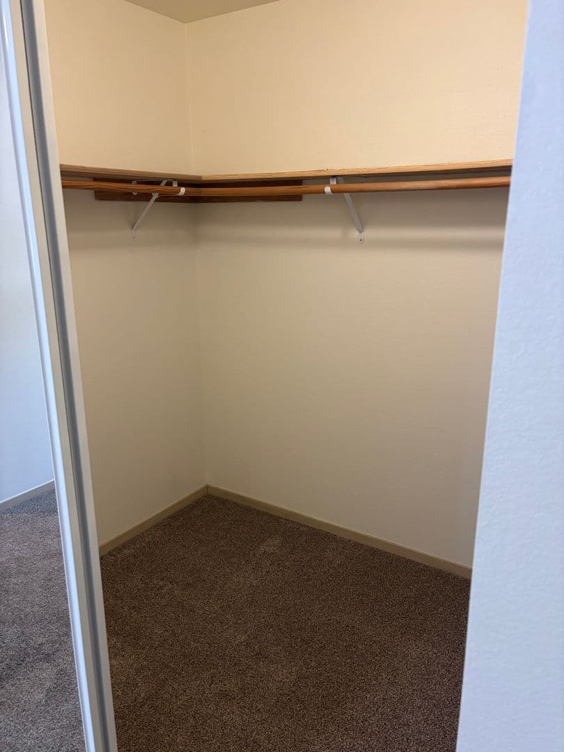 Oakridge Apartments (987) 9 of 9