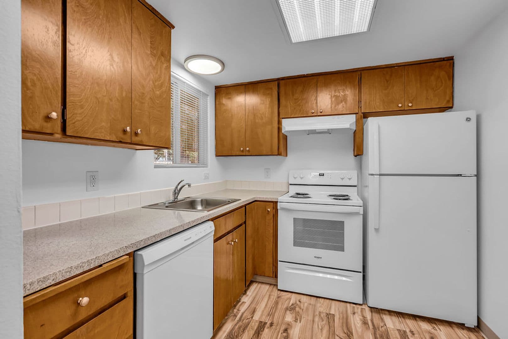 King City Apartments (963) 3 of 15