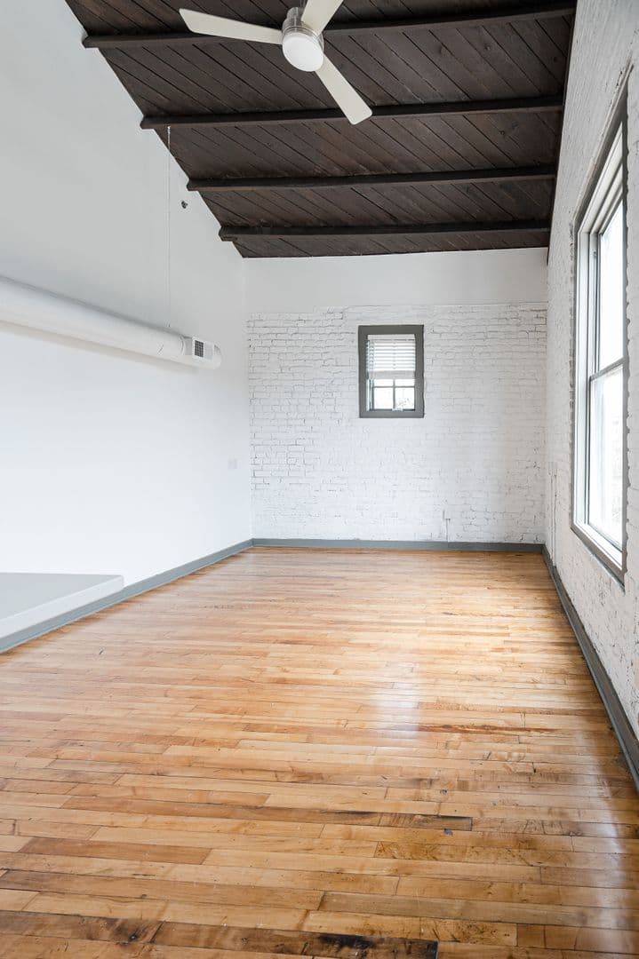 1809 E Franklin Street Tenant 2 of 6