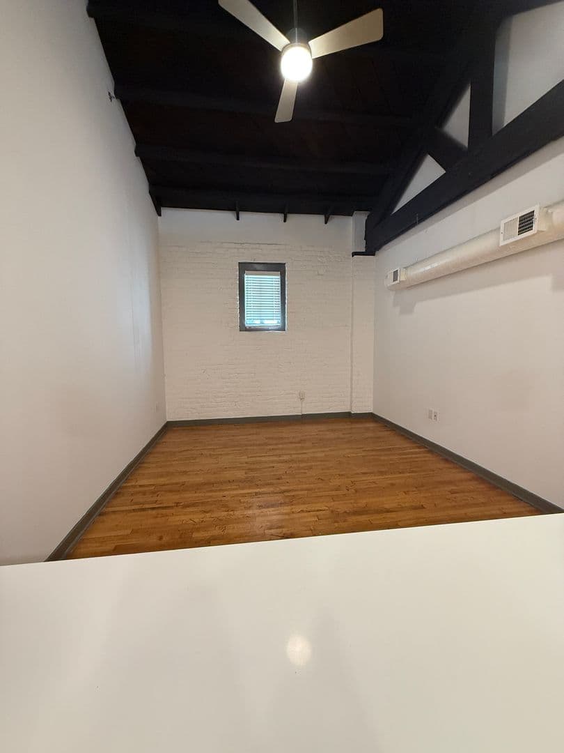 1809 E Franklin Street Tenant 26 of 28