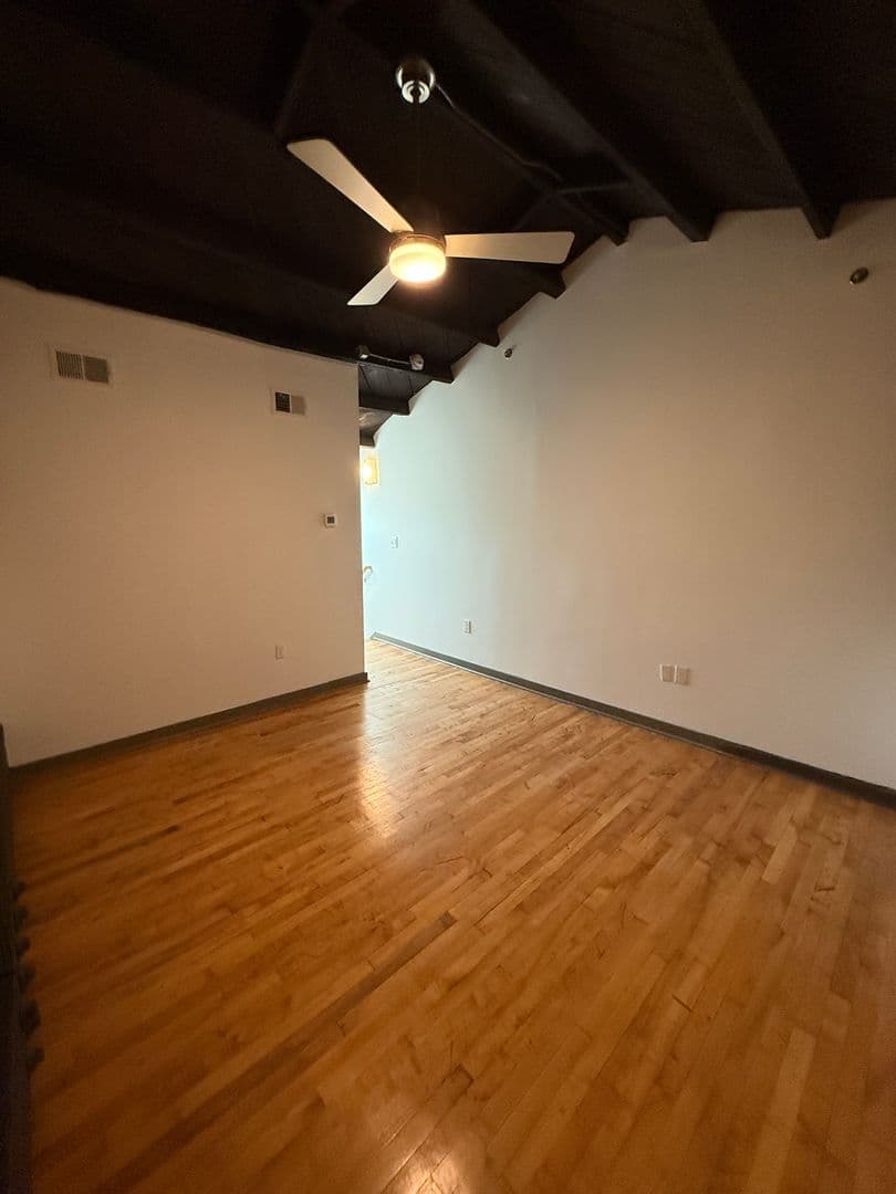 1809 E Franklin Street Tenant 21 of 28