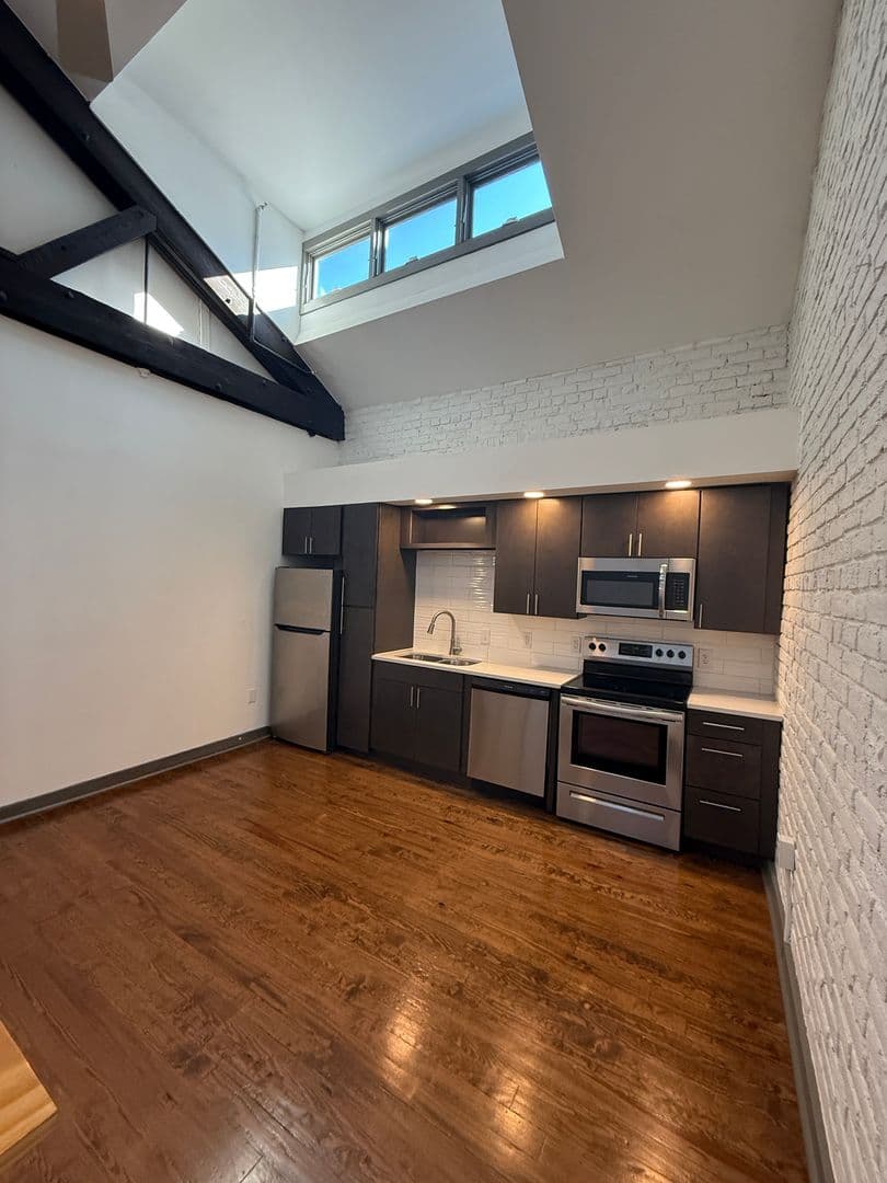 1809 E Franklin Street Tenant 13 of 15