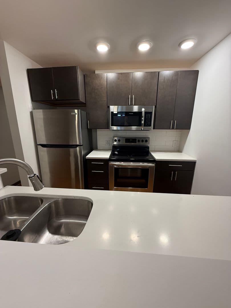 1809 E Franklin Street Tenant 9 of 28