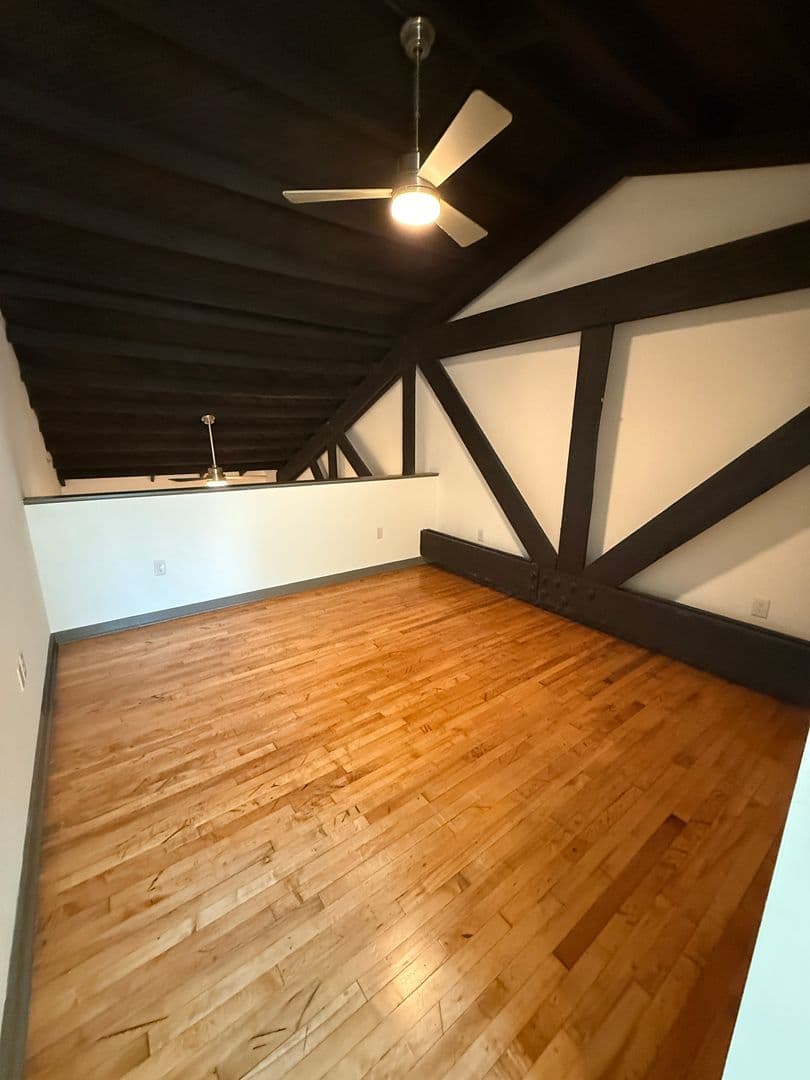 1809 E Franklin Street Tenant 5 of 28