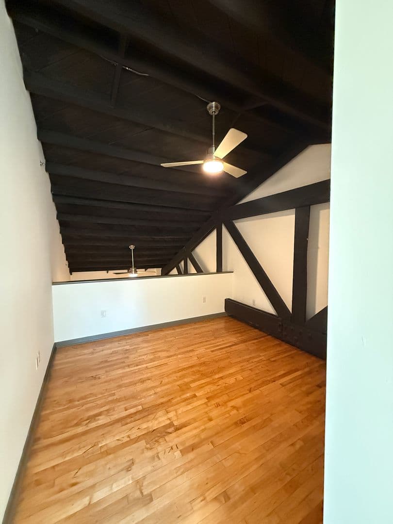 1809 E Franklin Street Tenant 20 of 28
