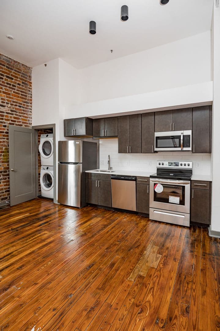 1711 East Main Street Tenant 10 of 10