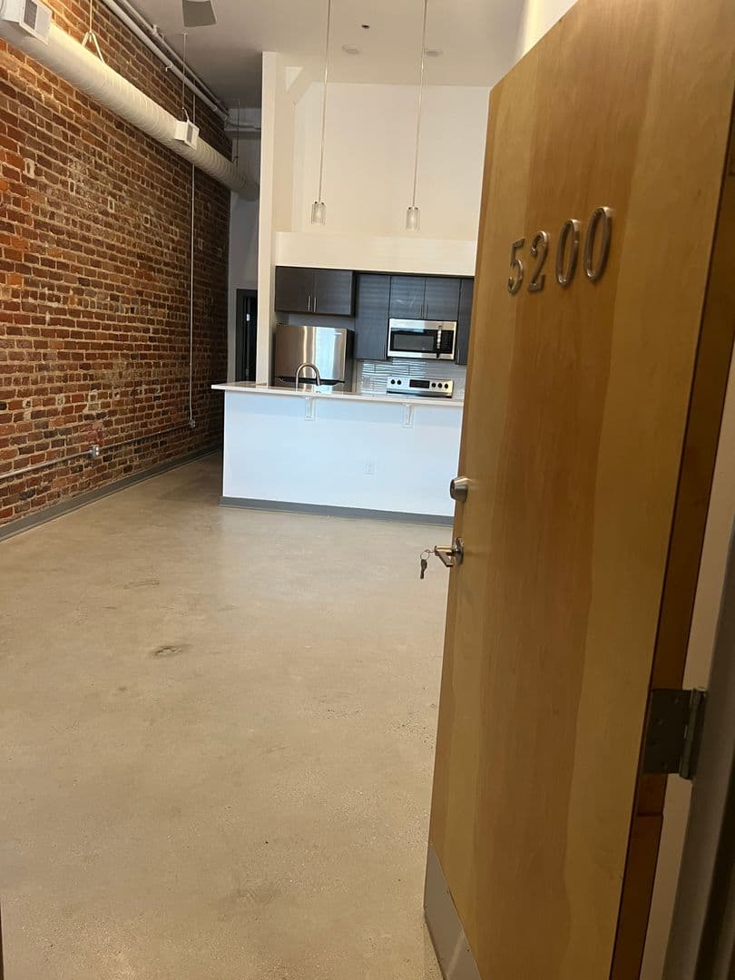 1711 East Main Street Tenant 4 of 6