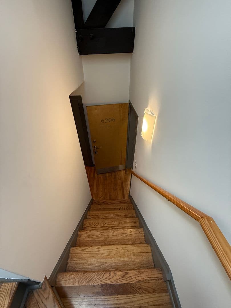 1809 E Franklin Street Tenant 16 of 28