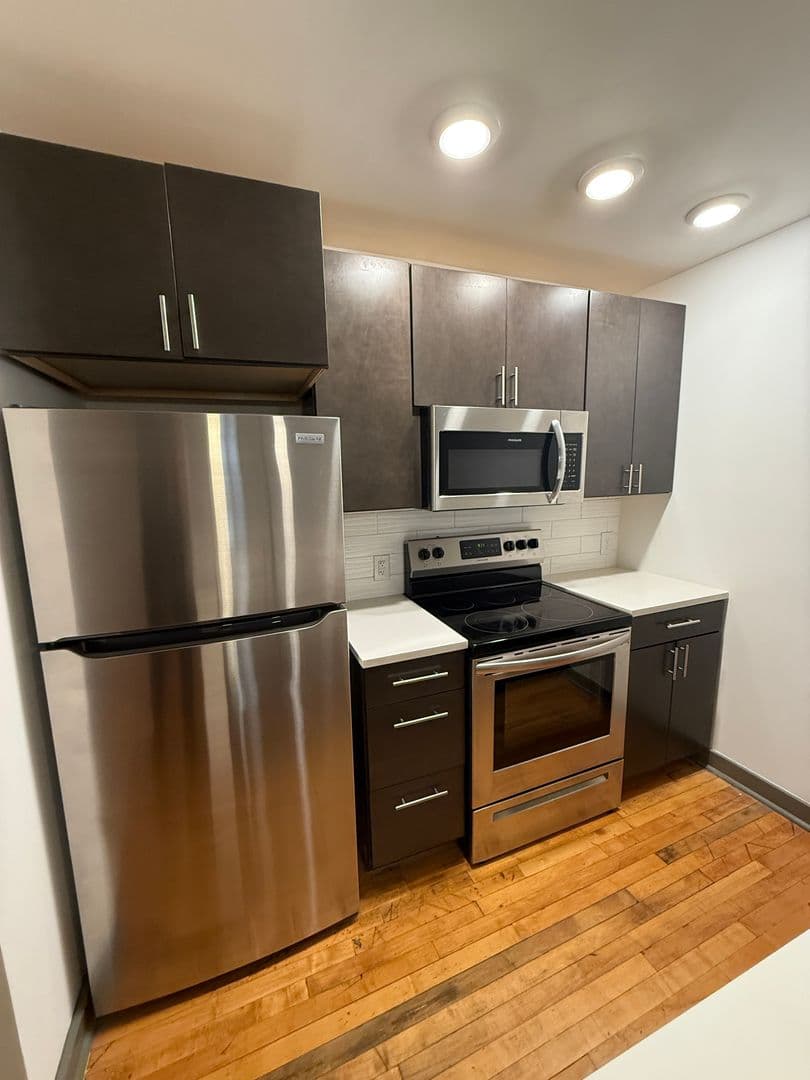 1809 E Franklin Street Tenant 27 of 28