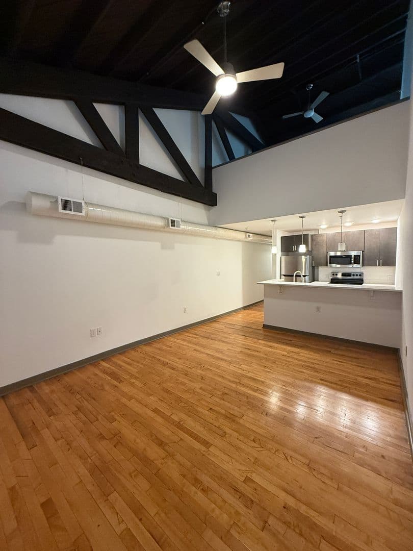 1809 E Franklin Street Tenant 8 of 28
