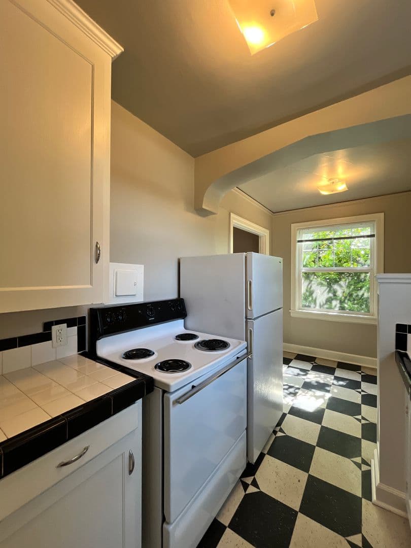 Belmont Court 7 of 13