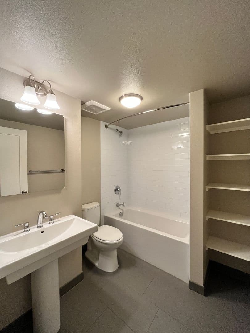 The Maverick Apartments 7 of 10