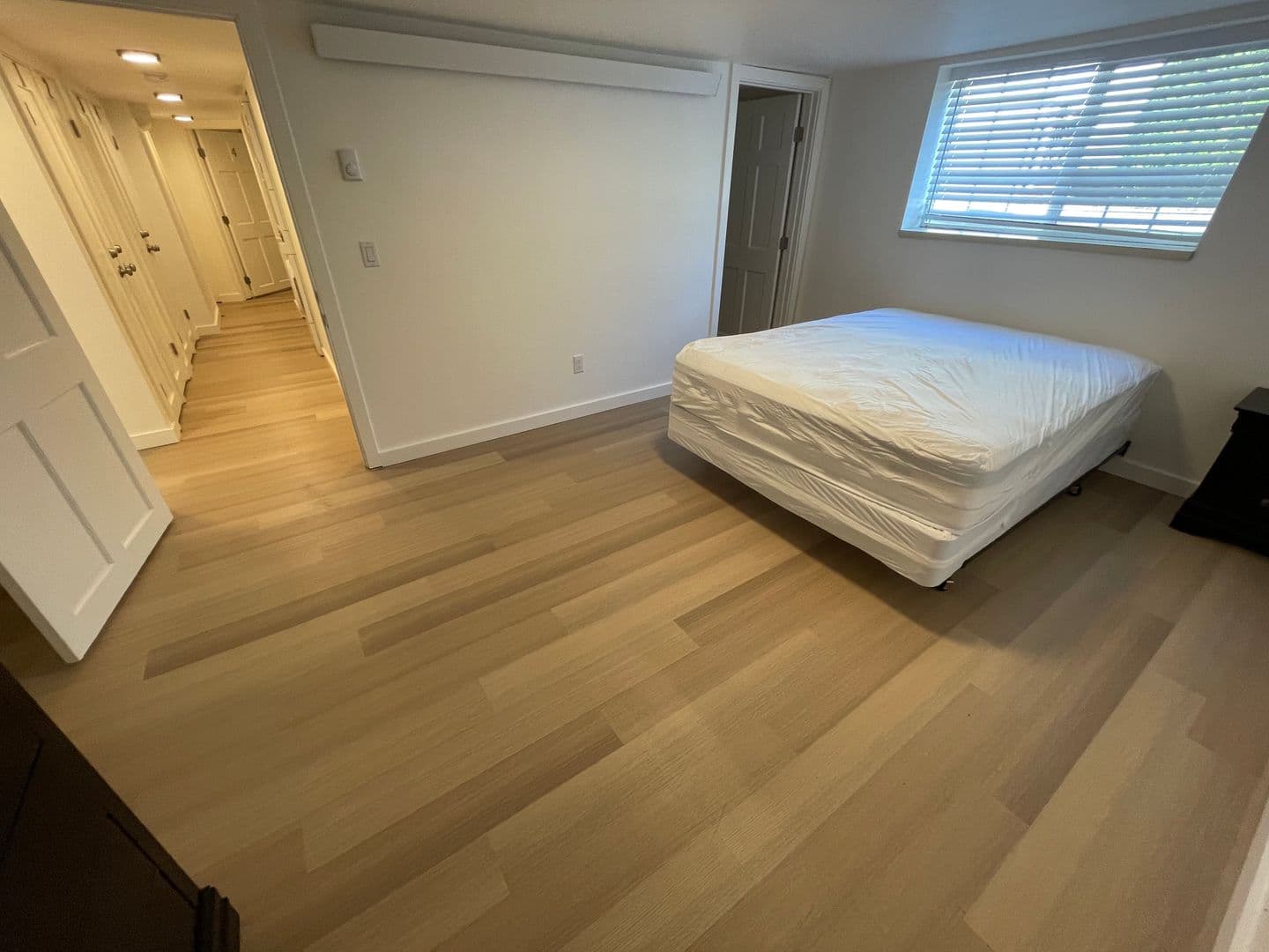 Large Private Bedroom / Furnished! Beautifully Renovated Shared Irvington Apartment Home! 4 of 14